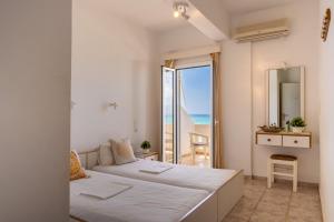 Hotel Nefeli with Sea View in Kalamaki