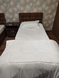 Corniche Luxury Apartment With Balcony