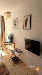 Sunrise & Sunset Studio Panoramic Views