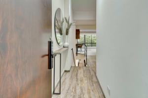 Deluxe 1BR Duplex with Terrace near El Virrey