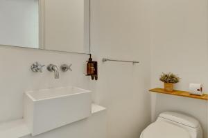 Deluxe 1BR Duplex with Terrace near El Virrey