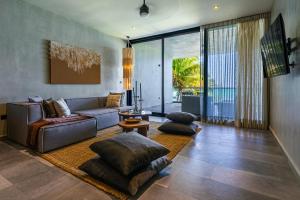 Luxury Beachfront 3BR Apt 102 | Neea Bahia Soliman