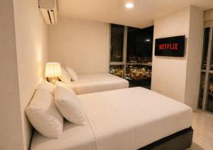 Big Family 3BR Pool Gym Near, Parking, AC, WIFI, El Dorado
