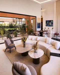Villa M Marrakech 4 Suites, Private Pool, Paddle Court, Gym, 24-7 Security