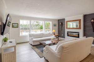 Sunset Shores Home on Wolf Pond