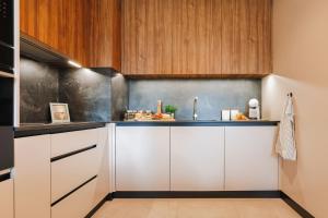 WF Terracotta Parkview with Terrace and Free Parking