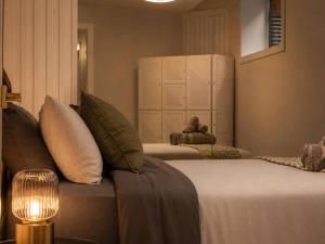 Luxury Guest Suite on Shaganappi