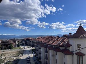 Mountain Home with Amazing View 2BR, Free parking