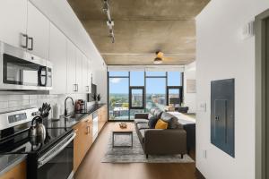 Bright n Airy Studio Perfect City Escape 15