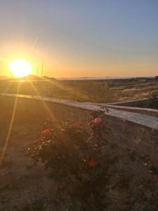 Manolas Sunset View