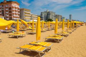 APPARTAMENTO GIALLO - OVER THE RAINBOW APARTAMENTS - LIDO di JESOLO - 4 POSTI LETTO