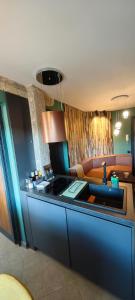 Art Apartment Center with Parking