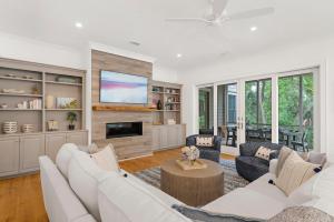 349 Governors Dr