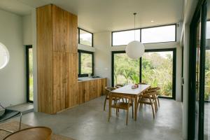 Nusa & Flux Villa - Green Hills & Ocean Views
