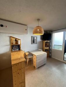 Cozy studio with panoramic mountain views