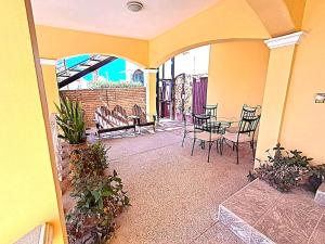 Colorful Courtyard Apartment at Villa Hermosa