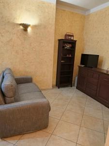 Home Maria Antonietta