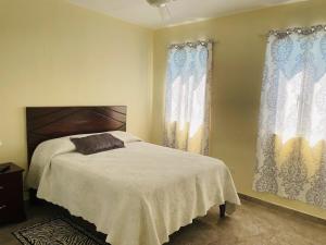 2BR Ocean View Apartment WiFi Long Term Stay Cerro Mar 1