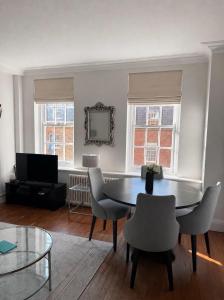 Lovely one bedroom flat Mayfair