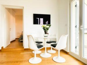 Brera Elegant 5th Floor Flat with Balcony