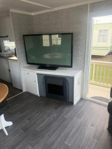 Colemans Caravans 3 Bedroom 6 Birth Caravan Golden Anchor Caravan Park