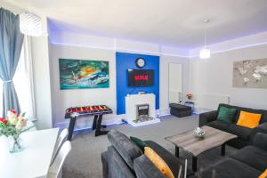 Spacious 2 Bedroom Apt