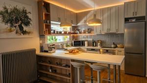 2 BD Unique Pangrati Apartment Near Kallimarmaro