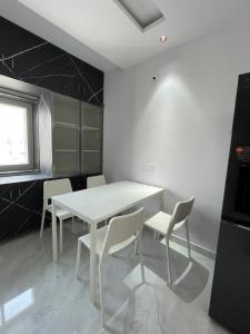 Shiny Home stay