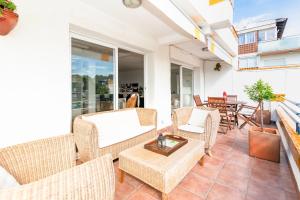 Marvista - Bright Apt w Seaview, Pool
