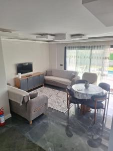 Davutlar Detached Villa with Pool
