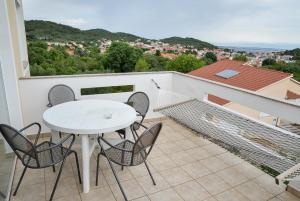 Blagdan Holiday