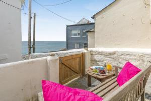 2 Bed in Porthleven oc-d28243
