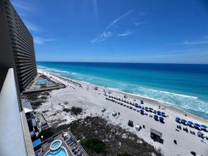 2 BR Oceanfront Condo with Shared Pool & Hot Tub