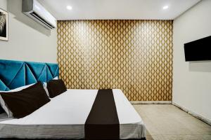 Hotel O Bhavya Residency