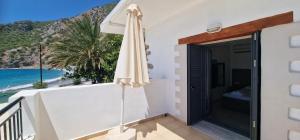 Paralia Hotel & Taverna