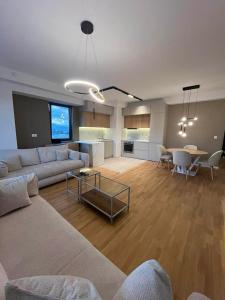 Grand Gigi Panoramic Penthouse