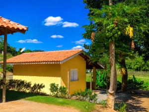 Bangalo Aconchegante Privativo com Varanda e Churrasqueira - Sitio Pauletto - Pet Friendly