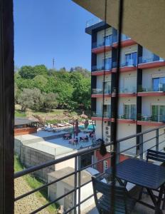 Green View Balcony apartment in Durrës Shkallnur