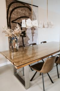 Spacious & luxurious family home on the water in Alkmaar