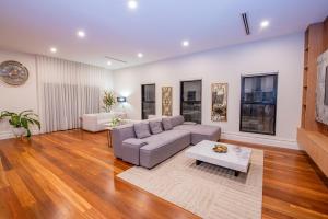 3BR Victorian Home Near CBD Heritage Meets Luxury