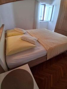 Apartment with Hot Tub in Palit-Insel Rab 55257