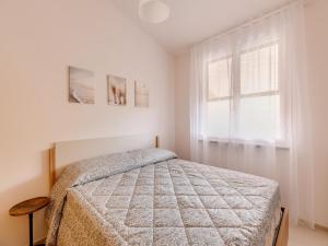 Apartment with sea view terrace and air conditioning