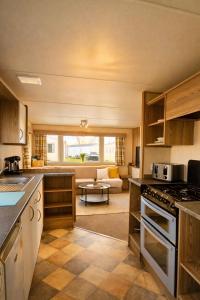 Lakeside North Lodge 23 Modern 3 Bed with WiFi & Parking