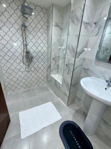 Family friendly in the center, 5 min to the Train station