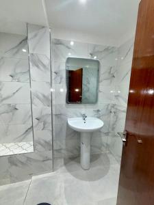 Family friendly in the center, 5 min to the Train station
