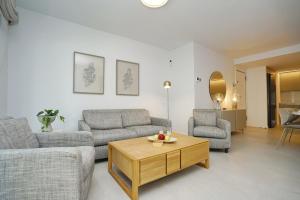 Luxury apartment just steps from the beach and marina