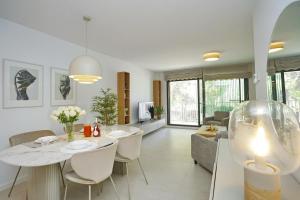 Luxury apartment just steps from the beach and marina