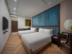 Calile Hotel - Hanoi Train Street