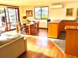 Magnolia House Getaway with Sauna