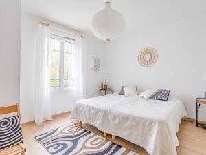 Appartement T3 Moderne avec Terrasse, 2 Parkings, Proche Centre – 4 Personnes, 2 Étoiles - FR-1-521-215